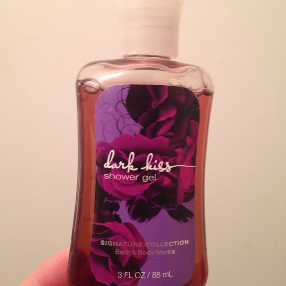 Bath & body works dark kiss shower gel