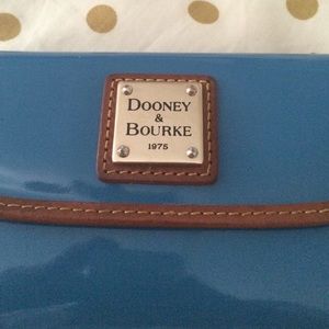 Dooney & Bourke wallet