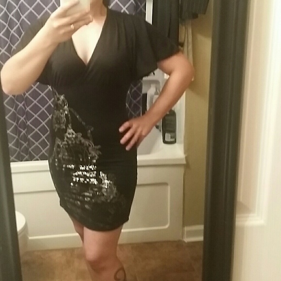 Dress - Picture 3 of 4