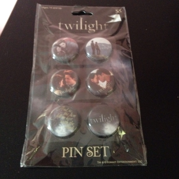Twilight pin set