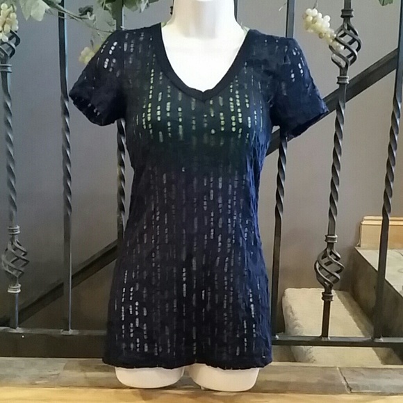 Buckle, Navy blue top