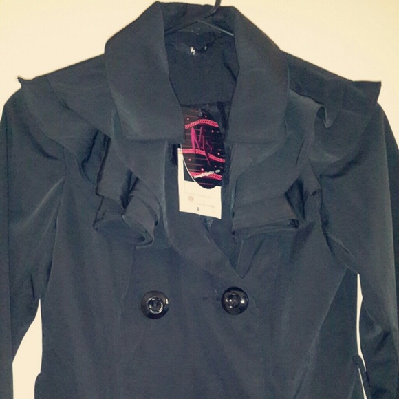 Cute jacket 😚 - Picture 2 of 3