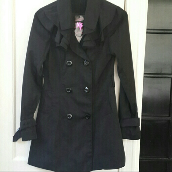 Cute jacket 😚 - Picture 3 of 3