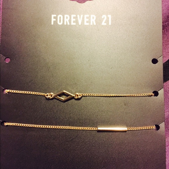 Jewelry/bracelet two come with tag