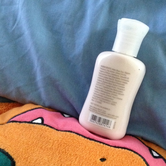 Paris Amour travel size body lotion - Picture 2 of 2