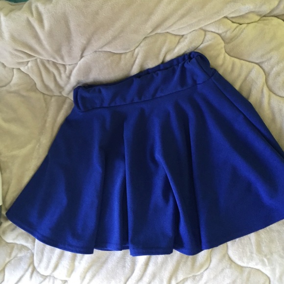 🚫SOLD -- Dark Blue Textured Skirt - Picture 1 of 2