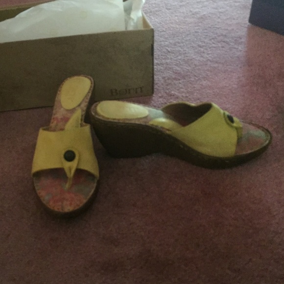 Born sandals