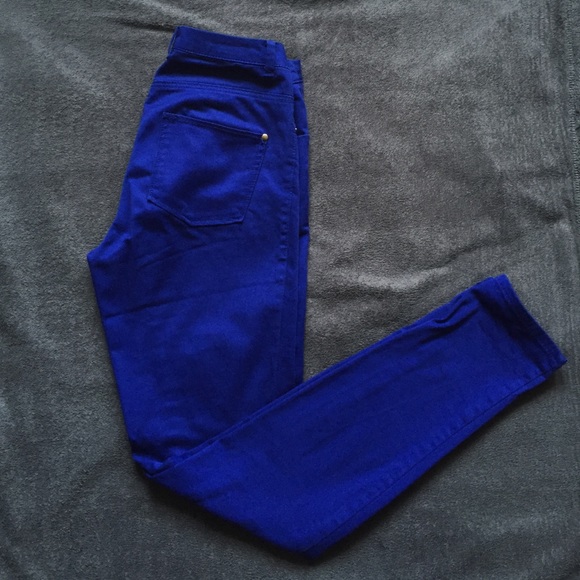🔥PRICE DROP‼️ H&M Royal blue jeans.