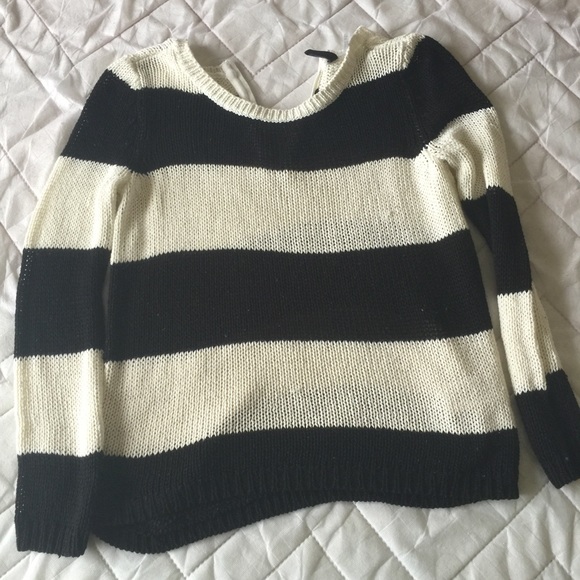 Sweater! Black and white!