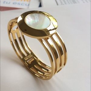 New!!!Crystals Shell Stainless Steel Bangle
|