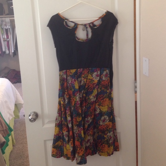 Black and floral keyhole dress