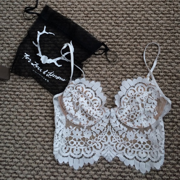 👙TRADED👙For Love and Lemons she's a knockout bra - Picture 1 of 2