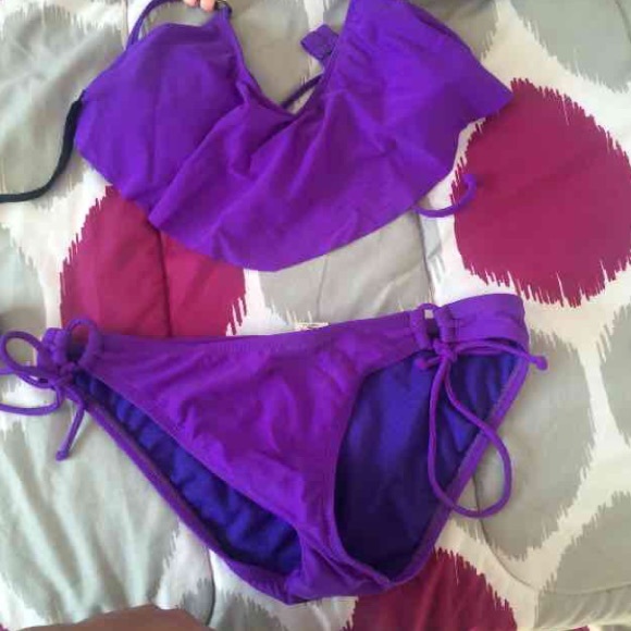 2 piece swimsuit - Picture 2 of 2