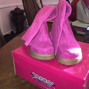 Suede pink boots