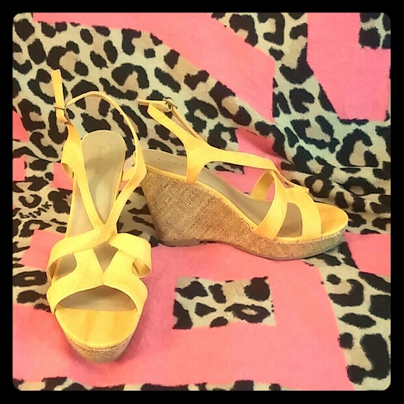 Eva&Joe yellow wedges