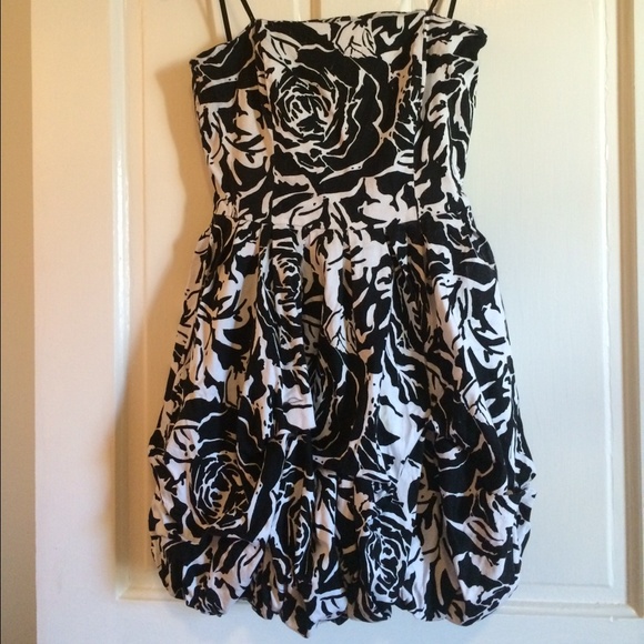 Black and white floral dress size 2