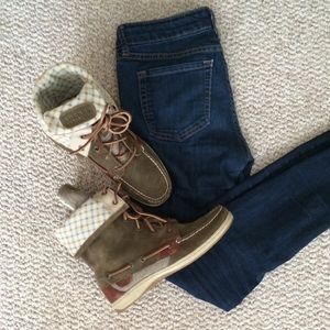 Olive Green Suede Sperry Topsider Lace Up Boots