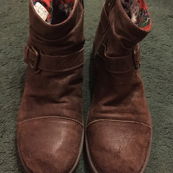 Brown short boots