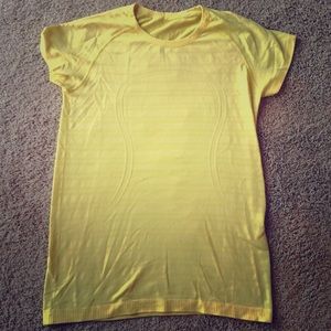 Lululemon short sleeve athletic top