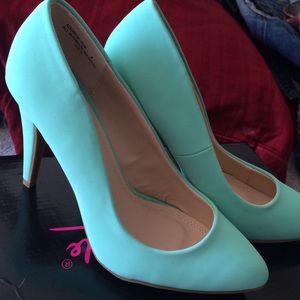 Mint green heels, never worn