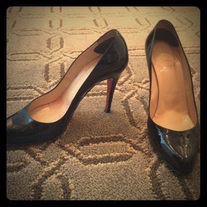 Christian Louboutin Classic black patent pumps