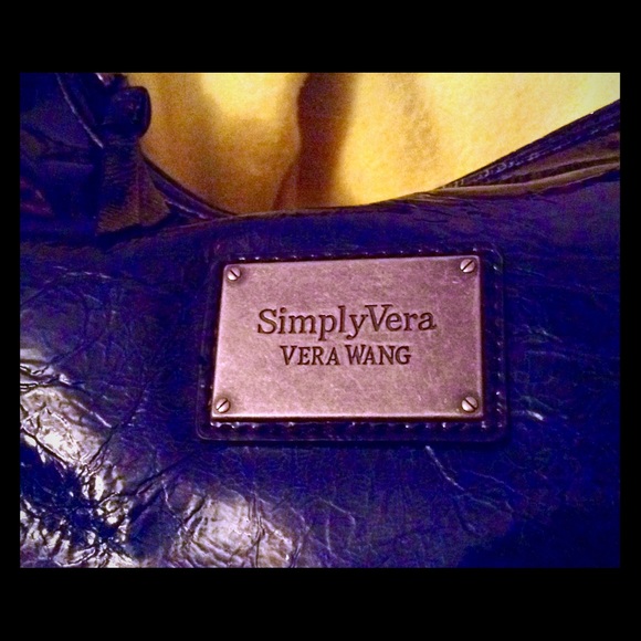 👧🏻 Vera Wang Simply Vera Bag