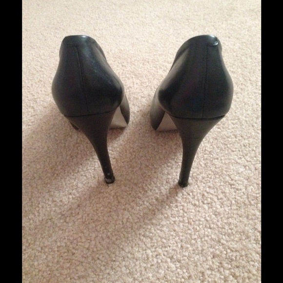 Jessica Simpson Rounded Pointed Toe Black Pump - Picture 2 of 2