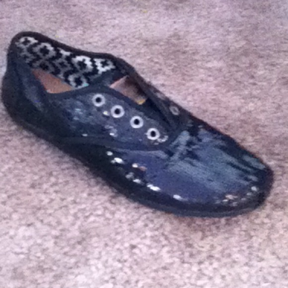 black sequence TOMS