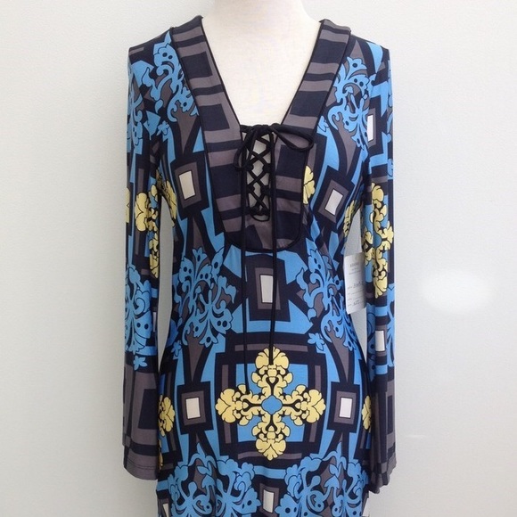 💥SOLD💥Front tie medium dress - Picture 2 of 2