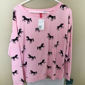 A unicorn sweater from H&M ✨