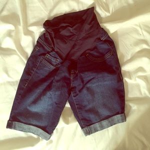 Maternity shorts