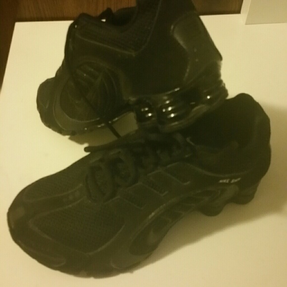 Black Nike Shox 6.5 women's size