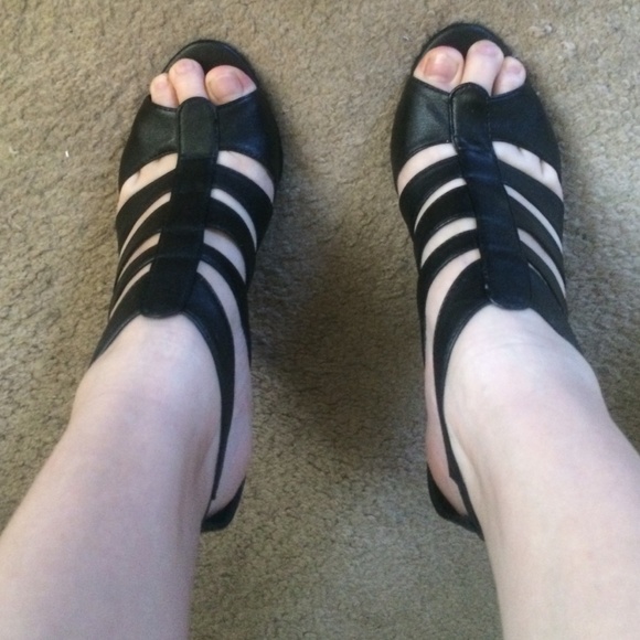 Black strappy 4 inch Heels