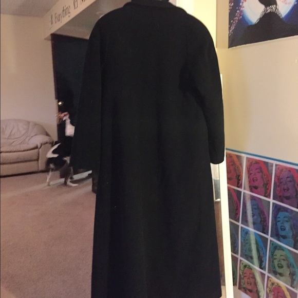 Long black formal coat, silk pockets and lining. - Picture 2 of 3