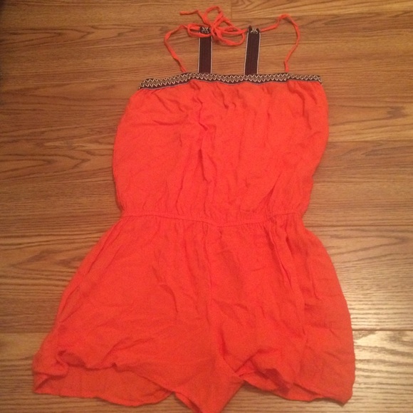 Romper - Picture 1 of 4
