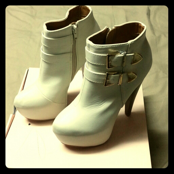 Shoe dazzle Madison boots