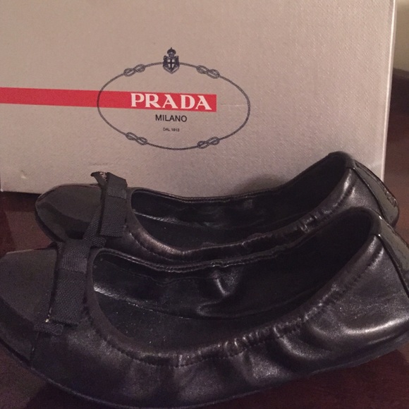 Prada patent toe ballet flat: used.