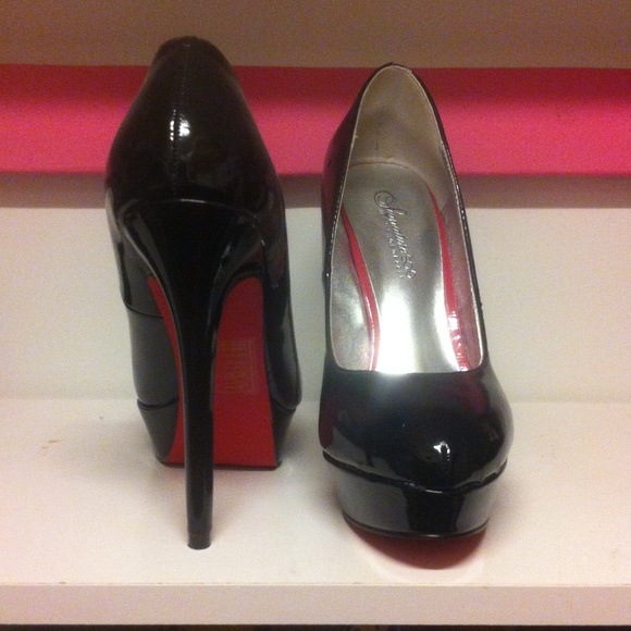 shoedazzle red heels