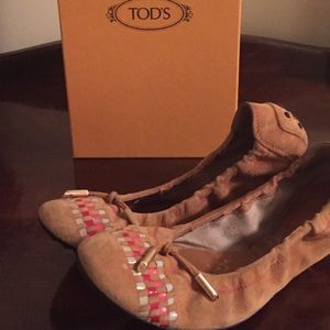 Tods round toe ballet flats with tassle used