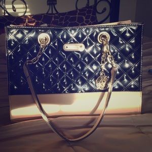 Beautiful handbag! NEW W/OUT TAGS price negotiable