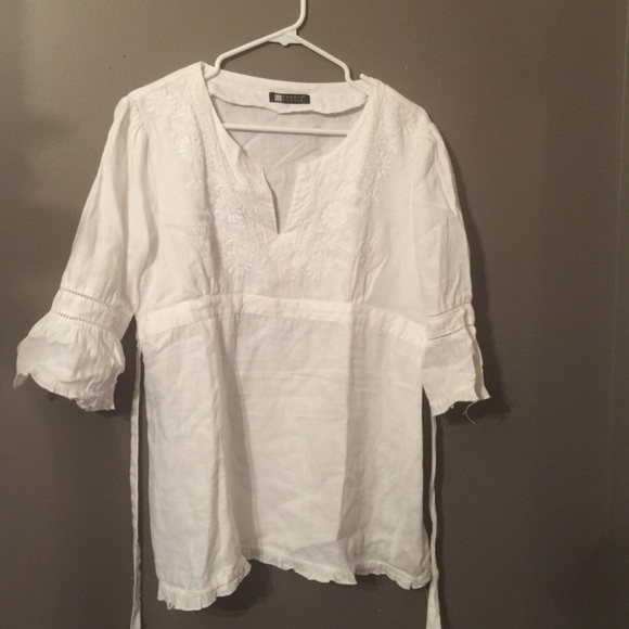 White linen top. bundled - Picture 1 of 2