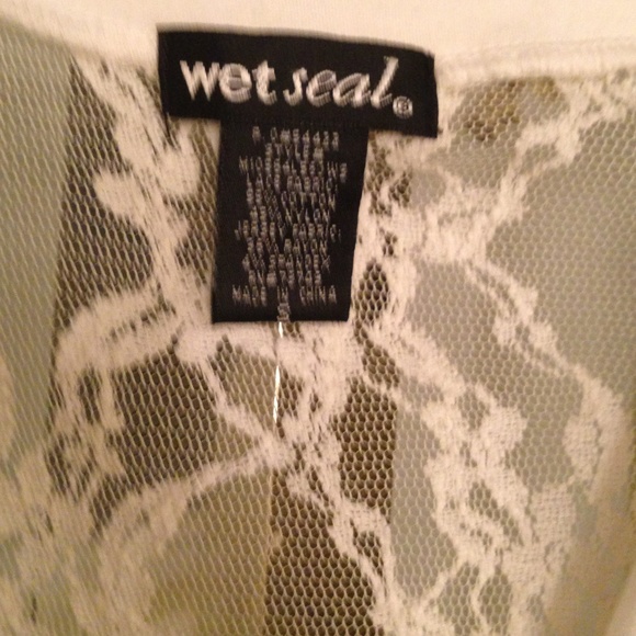 Top - Picture 2 of 4