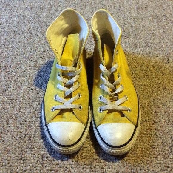 Yellow Converse. Size 8.