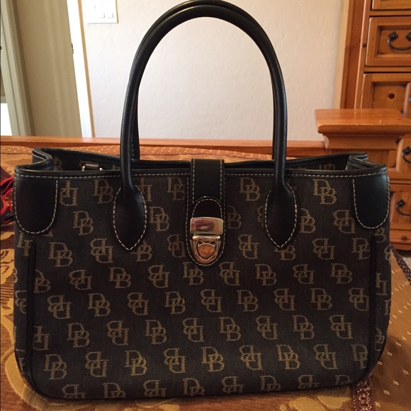 DOONEY AND BOURke hand bag!