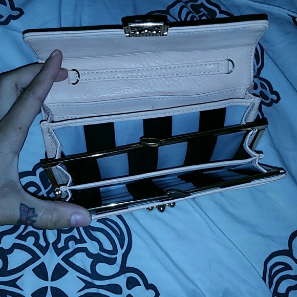 pink Wallet - Picture 2 of 2