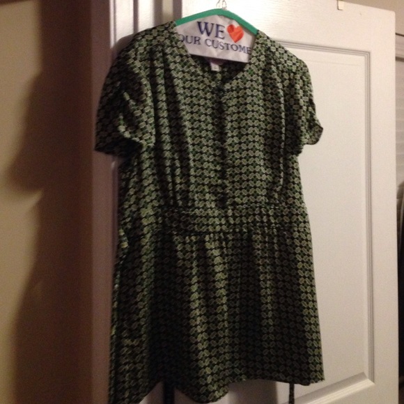 Banana Republic tie back silk shirt