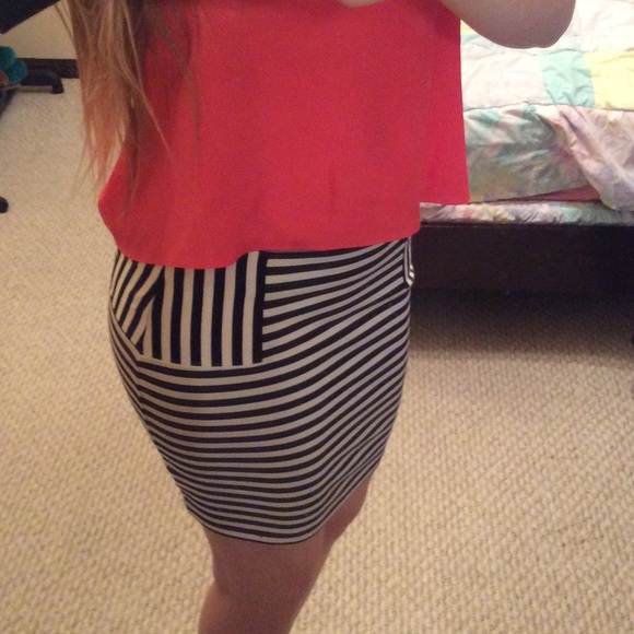 Forever 21 pencil skirt size Medium