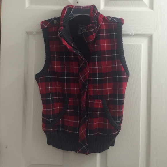 Red/ gray plaid vest