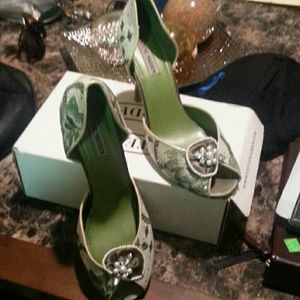 Steve Madden peep toe pumps