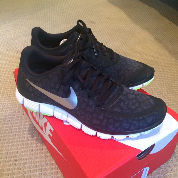 Nike Shoes - NEW Leopard Print Nike Free Runs 5.0 V4